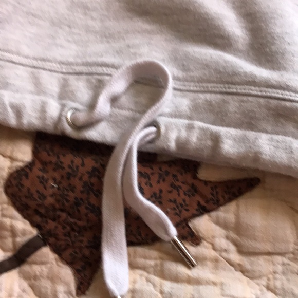 Tommy Hilfiger sweatshirt excellent condition slight crop with draw string - Picture 4 of 4